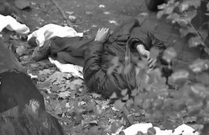 В Донецке мертвый мужчина пролежал целый день в одном из дворов жилого дома