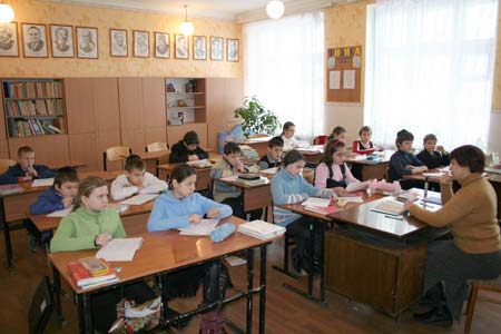 Выпускников-бюджетников педвузов хотят обязать работать в школах