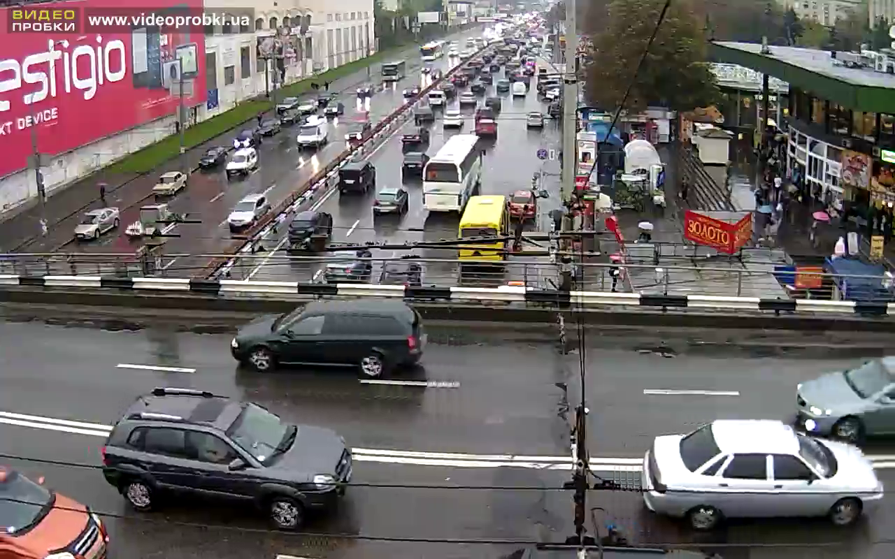 На выходных частично ограничат движение по Южному мосту