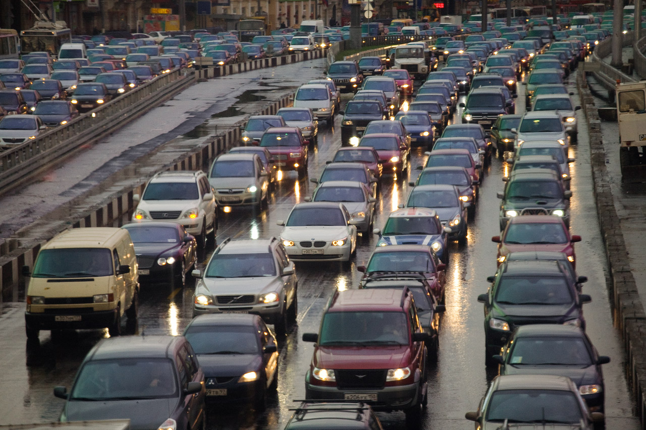 Из-за массового ДТП с участием 30 автомобилей, в Москве образовалась огромная пробка.э ВИДЕО