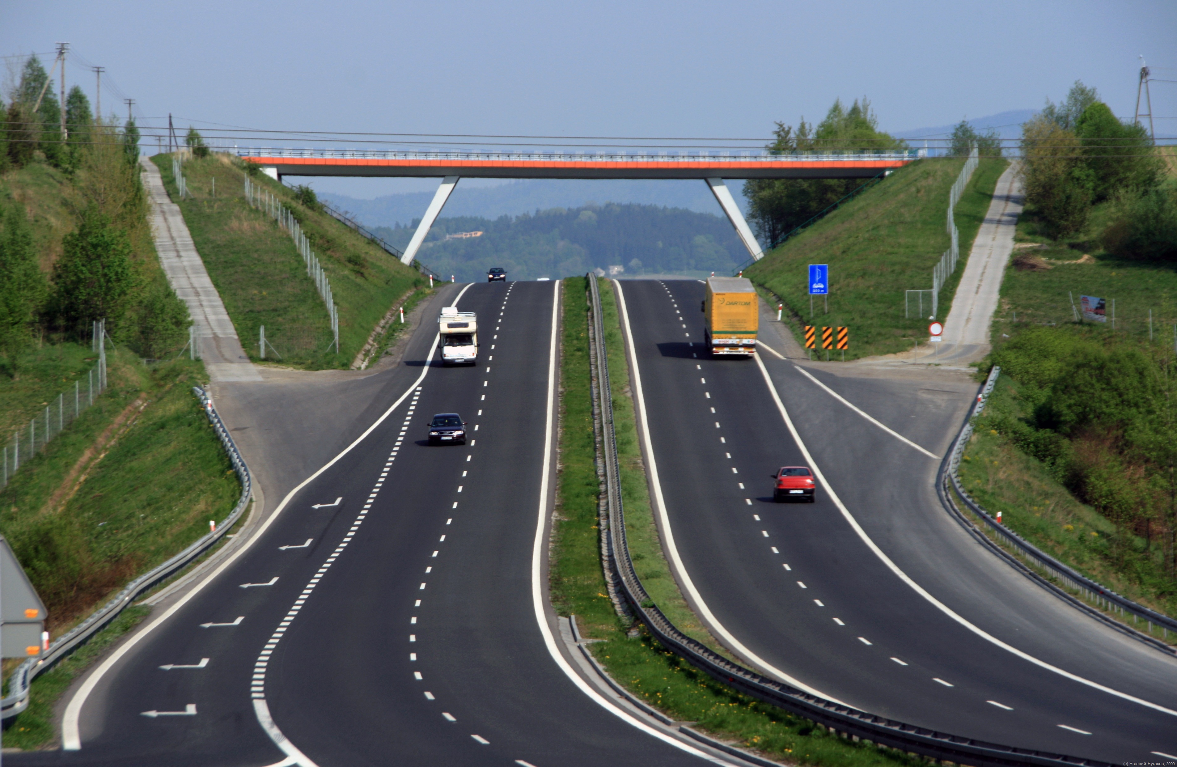В 2014 году планируют обновить все городские и магистральные дороги