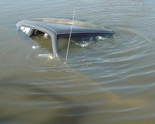 На Одесщине авто утонуло в реке: один человек погиб