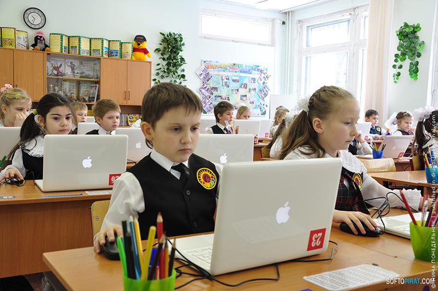 "Открытый мир" для школьников: школы планируют обеспечить интернетом и новой компьютерной техникой 