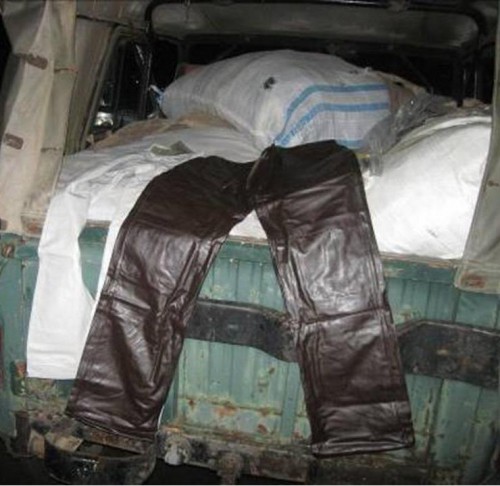 Россиянин хотел вывезти из Украины кожанную одежду на сумму 76 тыс. грн