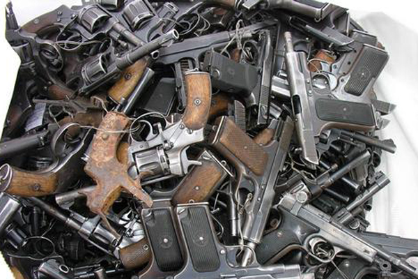 Во Франции задержали 45 человек, подозреваемых в незаконной торговле оружием