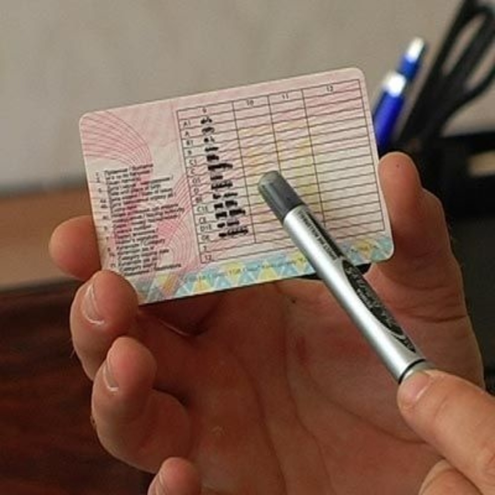 Кабмин ограничил срок действия водительских удостоверений